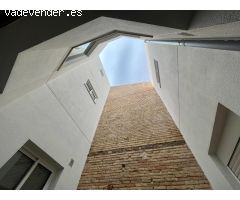 Alquiler de una casa en Cabanyal de 4 habitaciones y 2 baños perfecto para familia grande o grupos