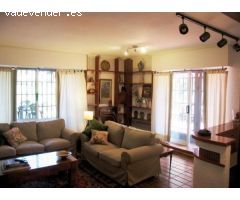 Alquiler de un chalet de 550m2 en Godella, Valencia