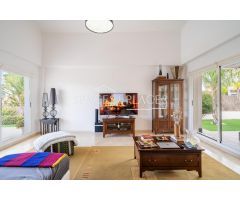 Casa exclusiva con 4 habitaciones con piscina en la Urbanización Torre en Conill-Cumbres, Valencia