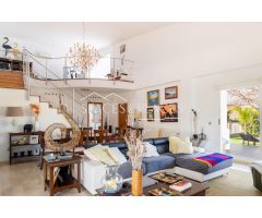 Casa exclusiva con 4 habitaciones con piscina en la Urbanización Torre en Conill-Cumbres, Valencia