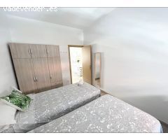 El amueblado piso de 3 habitaciónes con buena renovación al lado del mar en Malvarossa