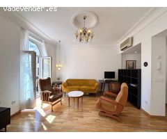 Céntrico amueblado piso de lujo de 4 habitaciónes. al lado de Ajuntament