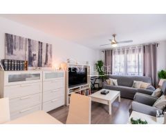 Se vende piso en residencial con piscina en avenida del Maestro Rodrigo