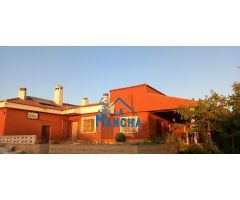 INMOBILIARIA LA MANCHA VENDE CHALET INDEPENDIENTE EN TERRENO URBANO URBANIZACIÓN AGUACAMPADA