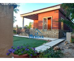 INMOBILIARIA LA MANCHA VENDE CHALET INDEPENDIENTE EN TERRENO URBANO URBANIZACIÓN AGUACAMPADA