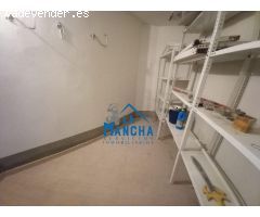 REF:Y100. INMOBILIARIA LA MANCHA VENDE COCHERA Y TRASTERO.