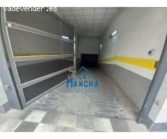 REF:Y100. INMOBILIARIA LA MANCHA VENDE COCHERA Y TRASTERO.