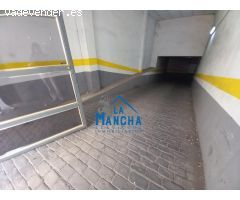 REF:Y100. INMOBILIARIA LA MANCHA VENDE COCHERA Y TRASTERO.