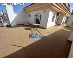 REF: Y111. INMOBILIARIA LA MANCHA VENDE BONITO ÁTICO - DÚPLEX EN BARRIO SAN PEDRO.