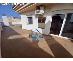 REF: Y111. INMOBILIARIA LA MANCHA VENDE BONITO ÁTICO - DÚPLEX EN BARRIO SAN PEDRO.