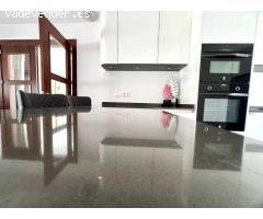 GRAN VILLA DE LUJO EN TORREVIEJA, 6 HAB, 4 BAÑOS