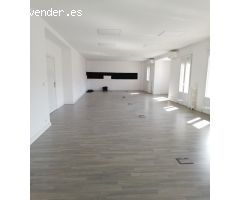 METRO RIOS ROSAS, OFICINA muy luminosa,130m2 diáfana, calefacción central incluida en el precio.