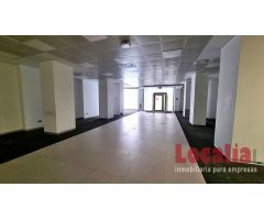 Local acondicionado como oficina bancaria Torrelavega