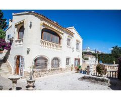 Villa con piscina y jardin precioso, ¡a visitar absolutamente!