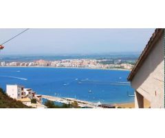 Precioso DUPLEX  con vistas en Roses. Precio 255.000 €