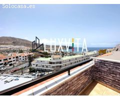 DOS APARTAMENTOS EN UNO CON TRES DORMITORIOS, DOS TERRAZAS Y VISTAS AL MAR EN LOS CRISTIANOS