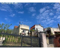 Casa en Venta en Candeán (Vigo) con Terraza, Buhardilla y Parcela Privada - Ideal para Reforma