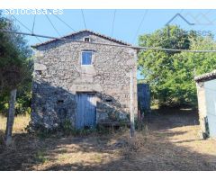 Casa para restaurar en entorno rural gallego en el municipio de O Rosal