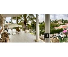 EXCLUSIVA VILLA CON VISTAS PANORÁMICAS AL MAR EN URBANIZACIÓN PRIVADA EN MÁLAGA.