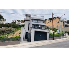 Casa-Chalet en Venta en AIGUABLAVA, D Girona 