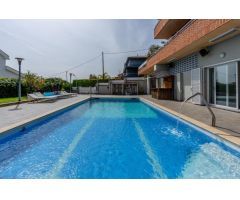 Casa o chalet independiente en venta en calle de les Alzines