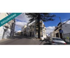 ENCANTADORA  Y AMPLIA CASA EN PLENO CENTRO DE TEROR