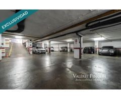 ¡Oportunidad única en el corazón de Barcelona! Presentamos este garaje en venta.