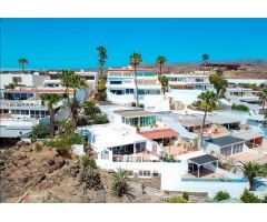 ¡Propiedad de 3 Dormitorios Totalmente Renovada con Privacidad Inigualable y Impresionantes Vistas !