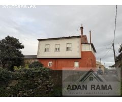 Venta de casa en Vilanova de arousa, de 170m2 con 4 dormitorios y 3 baños con plaza de garaje y tras