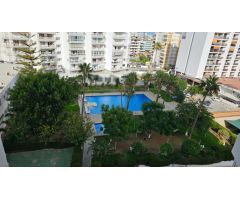Apartamento de 2 dormitorios a 100 metros de la playa en Benalmádena, Puerto Marina.