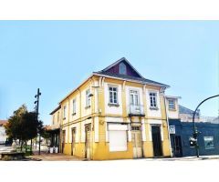 Casa de pueblo en la plaza de Tomiño