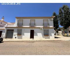 Gran casa en El Pedroso, junto Polideportivo y piscina Municipal!!!