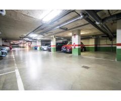 Magnífica Plaza de Garaje en Urbanización Las Góndolas!!