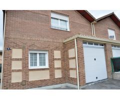 CHALET PAREADO EN VENTA URBANIZACIÓN CASASOLA