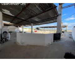 Casa de campo con espacio para caballos o almacén en Benimodo
