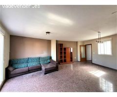 ¡Oportunidad en el corazón de Alzira! Vivienda con terraza y muchas posibilidades!