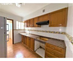 ¡Oportunidad en el corazón de Alzira! Vivienda con terraza y muchas posibilidades!