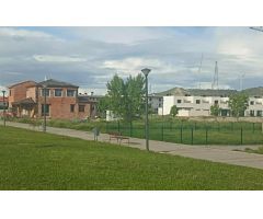 MONCASA VENDE parcela de 300m2 en Villalobon