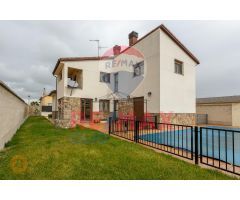 Chalet independiente con piscina