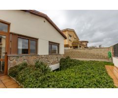 Chalet independiente con piscina