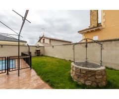 Chalet independiente con piscina