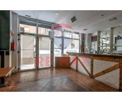 SE VENDE BAR