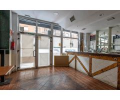 SE VENDE BAR