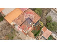 ¿Buscas un hogar lleno de encanto y luminosidad? ¡Esta es tu oportunidad! Venta casa calle Panera