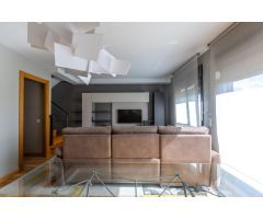 Espectacular duplex con piscina comunitaria