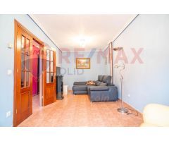 CHALET PAREADO CON GARAJE
