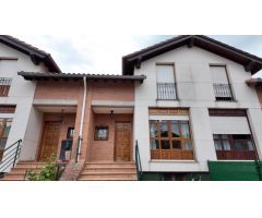 CHALET PAREADO CON GARAJE
