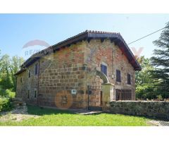 GRAN OPORTUNIDAD CASA CON TERRENO