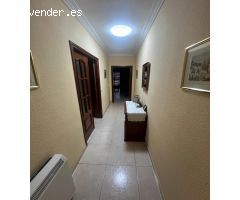 GRAN PISO JUNTO A MERCADONA CON ASCENSOR
