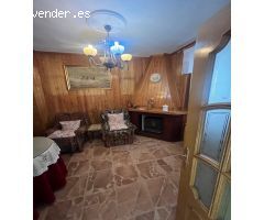 CASA CÉNTRICA CON GRAN TERRAZA